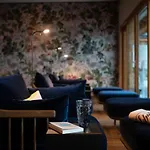 Schweizerhof Hotel 4*