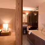 Schweizerhof Hotel 4*