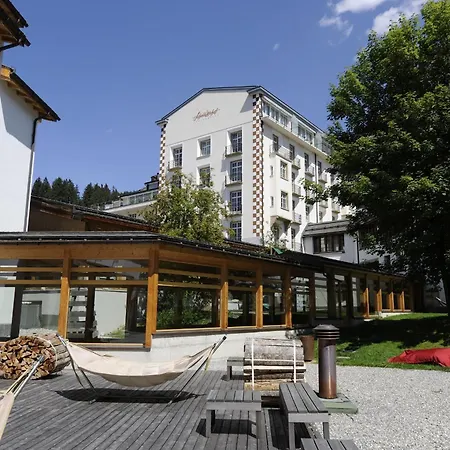 Schweizerhof Hotel 4*