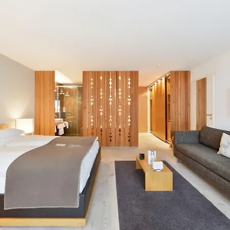 Hotel Schweizerhof 4*