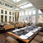 Schweizerhof Hotel 4*